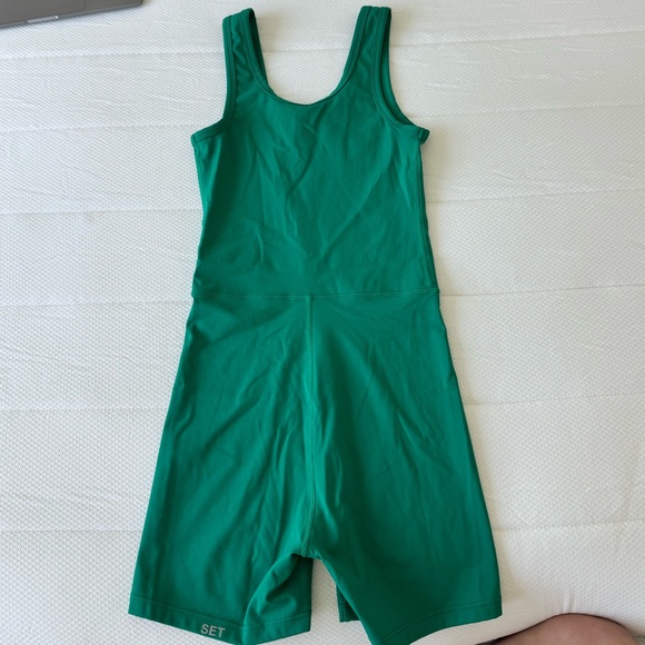 SET ACTIVE SHORTS BODYSUIT - Picture 4 of 5